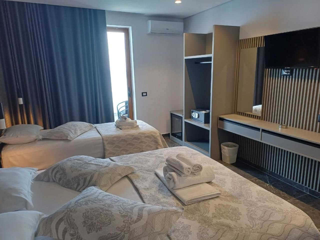 Blue Bay Hotel Саранде Екстериор снимка