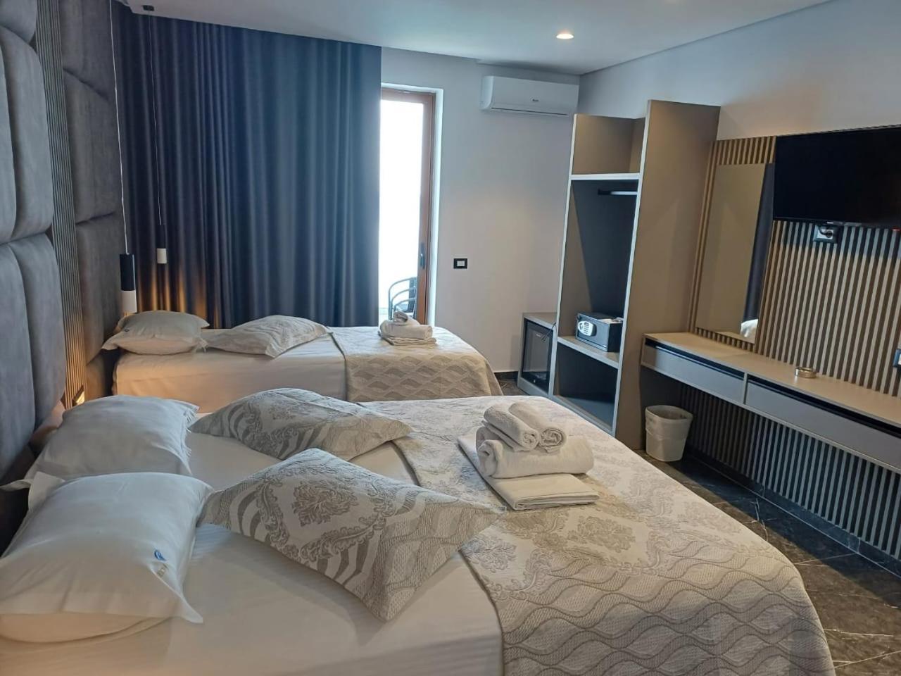 Blue Bay Hotel Саранде Екстериор снимка