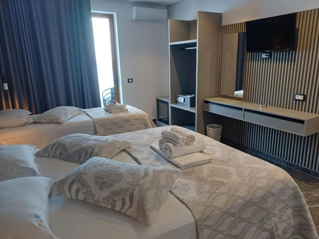 Blue Bay Hotel Саранде Екстериор снимка